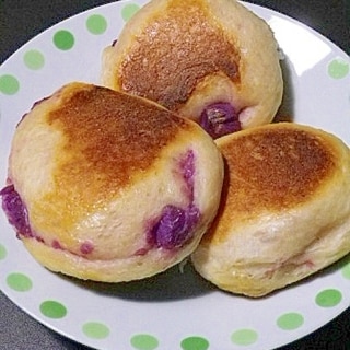 フライパンで焼く紫芋のパン